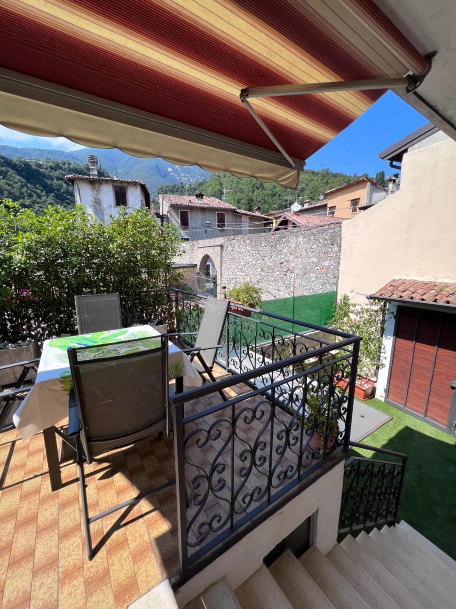 Casa Caterina 2 Storey House, With A Mountain View Toscolano Maderno Exterior photo
