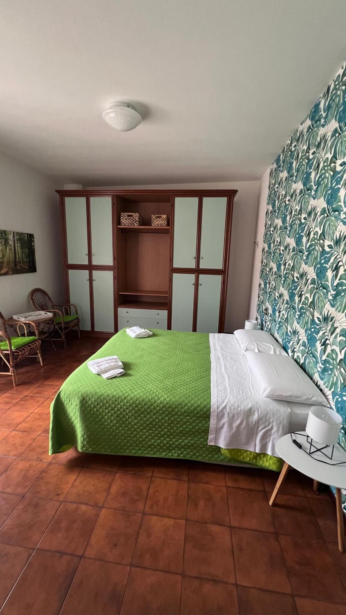 Casa Caterina 2 Storey House, With A Mountain View Toscolano Maderno Exterior photo